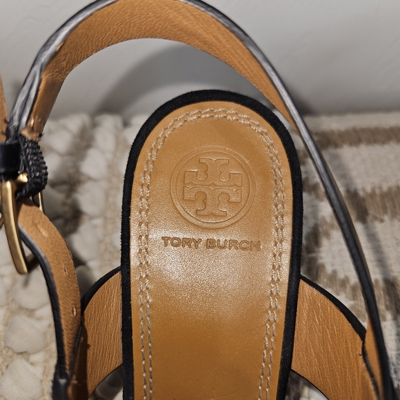 Tory Burch Black Sandal Wedge Heels Women's Size 6.5 Mini Benton Charm Platform - Picture 4 of 16